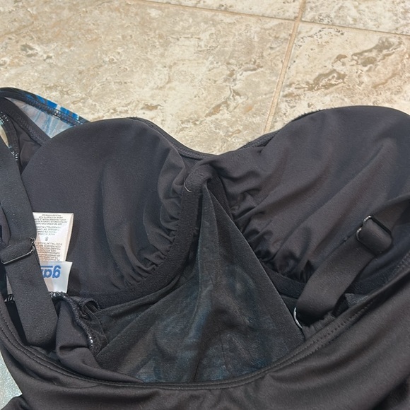 NWT Gabar Blue and Black One Piece Swimsuit V-Neck Ruching UPF 50+ SZ 8 - Picture 6 of 7